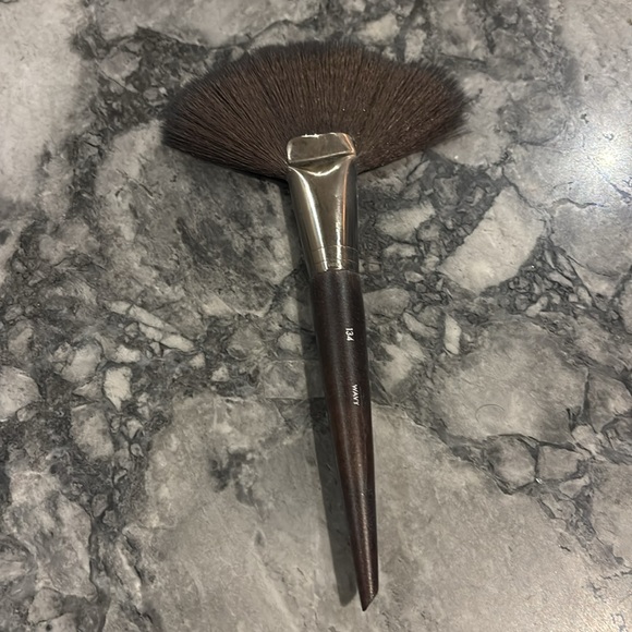 Makeup Fprever Fan Brush #134 - Picture 2 of 3